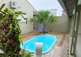 Foto 1 de Casa com 3 Quartos à venda, 180m² em Martim de Sa, Caraguatatuba