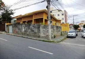Foto 1 de Casa com 3 Quartos para alugar, 200m² em Nova Suíssa, Belo Horizonte