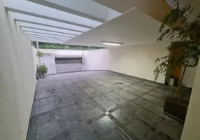 Foto 1 de Casa com 4 Quartos à venda, 300m² em Jardim Jussara, São Paulo