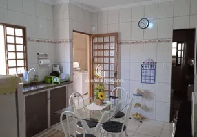 Foto 1 de Casa com 2 Quartos à venda, 82m² em Jardim Novo, Rio Claro