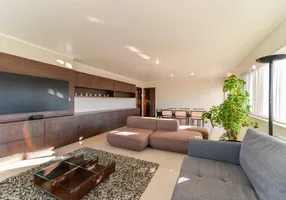 Foto 1 de Apartamento com 4 Quartos à venda, 244m² em Água Verde, Curitiba