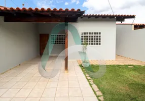 Foto 1 de Casa com 3 Quartos à venda, 85m² em Chácaras Mussahiro, Londrina