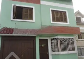 Foto 1 de Casa com 3 Quartos à venda, 150m² em Espiríto Santo, Porto Alegre