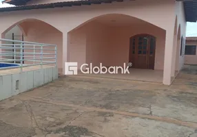 Foto 1 de Casa com 3 Quartos à venda, 281m² em Guarujá, Montes Claros