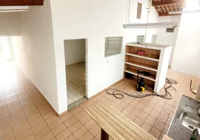 Foto 1 de Casa com 2 Quartos para alugar, 120m² em Vila Lemos, Campinas