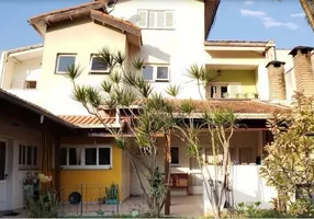 Foto 1 de Sobrado com 4 Quartos para venda ou aluguel, 290m² em Jardim Carlos Cooper, Suzano