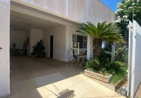 Foto 1 de Casa com 3 Quartos à venda, 150m² em CPA III, Cuiabá