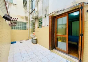 Foto 1 de Apartamento com 2 Quartos à venda, 52m² em Cidade Baixa, Porto Alegre