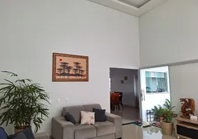 Foto 1 de Casa com 3 Quartos à venda, 200m² em Residencial Condomínio Jardim Veneza, Senador Canedo