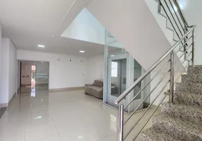 Foto 1 de Casa de Condomínio com 4 Quartos para alugar, 320m² em Jardins Madri, Goiânia
