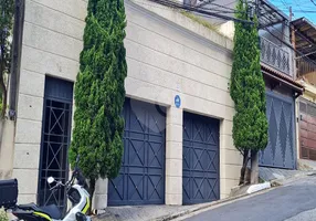 Foto 1 de Sobrado com 4 Quartos à venda, 290m² em Vila Pauliceia, São Paulo