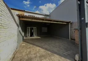 Foto 1 de Casa com 2 Quartos à venda, 140m² em Jardim Pazini, Taboão da Serra