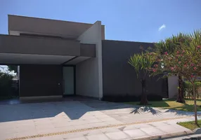Foto 1 de Casa de Condomínio com 3 Quartos à venda, 203m² em PORTAL DO SOL GREEN, Goiânia
