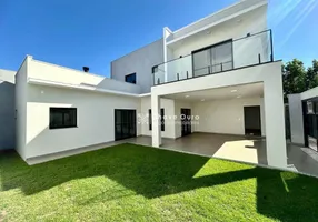 Foto 1 de Sobrado com 3 Quartos à venda, 208m² em Jardim Gisela, Toledo