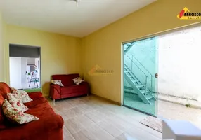 Foto 1 de Casa com 3 Quartos à venda, 137m² em Davanuze, Divinópolis