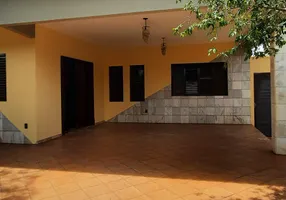 Foto 1 de Casa com 4 Quartos à venda, 350m² em Vila Lucy, Goiânia