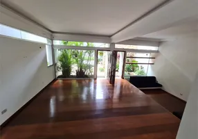 Foto 1 de Casa com 4 Quartos para alugar, 350m² em Alto Da Boa Vista, São Paulo