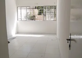 Foto 1 de Apartamento com 3 Quartos para alugar, 67m² em Várzea, Recife
