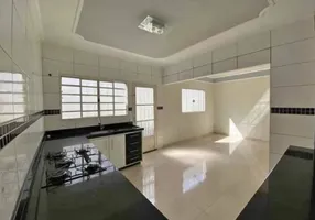 Foto 1 de Casa com 3 Quartos à venda, 131m² em Maria Ortiz, Vitória