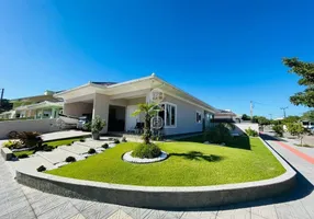 Foto 1 de Casa com 3 Quartos à venda, 165m² em Praia de Fora, Palhoça