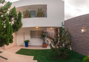Foto 1 de Casa de Condomínio com 3 Quartos à venda, 350m² em Pituba, Salvador