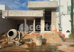 Foto 1 de Casa com 3 Quartos à venda, 150m² em Jardim Inconfidência, Uberlândia