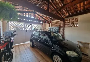 Foto 1 de Casa com 2 Quartos à venda, 125m² em Balneário Maracanã, Praia Grande