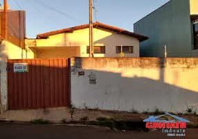 Foto 1 de Casa com 3 Quartos para alugar, 95m² em Jardim São João Batista, São Carlos