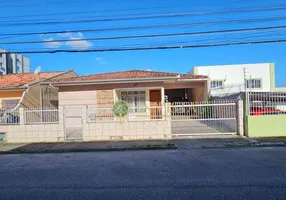 Foto 1 de Casa com 3 Quartos à venda, 360m² em Barreiros, São José