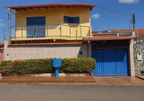 Foto 1 de Sobrado com 3 Quartos à venda, 185m² em Aponiã, Porto Velho