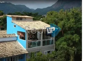 Foto 1 de Casa com 3 Quartos à venda, 135m² em Jardim Oceanico, Rio de Janeiro