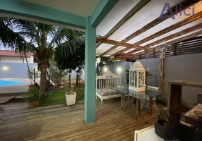 Foto 1 de Casa com 4 Quartos à venda, 173m² em Carianos, Florianópolis