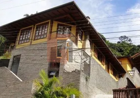 Foto 1 de Casa de Condomínio com 4 Quartos à venda, 300m² em Mosela, Petrópolis