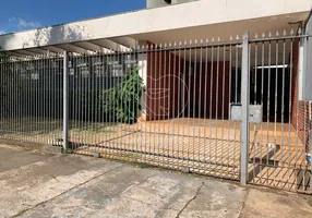 Foto 1 de Casa com 4 Quartos à venda, 327m² em Centro, Londrina
