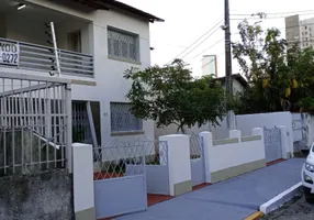 Foto 1 de Casa com 8 Quartos à venda, 220m² em Ilha do Leite, Recife