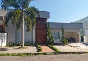 Foto 1 de Casa de Condomínio com 4 Quartos para venda ou aluguel, 300m² em Campo Grande, Rio de Janeiro