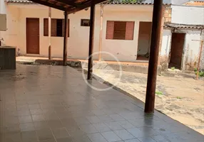 Foto 1 de Casa com 3 Quartos à venda, 498m² em Vila Oswaldo Rosa, Goiânia