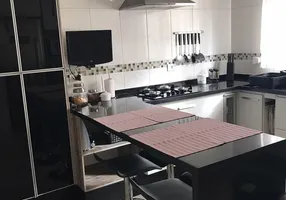 Foto 1 de Apartamento com 3 Quartos à venda, 205m² em Demarchi, São Bernardo do Campo