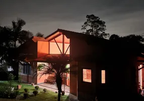 Foto 1 de Casa de Condomínio com 3 Quartos para alugar, 800m² em Fazenda Ilha, Embu-Guaçu