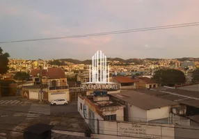 Foto 1 de Sobrado com 6 Quartos à venda, 207m² em Jardim Teles de Menezes, Santo André