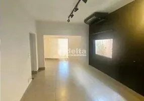 Foto 1 de Casa com 2 Quartos para alugar, 140m² em Tabajaras, Uberlândia
