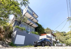 Foto 1 de Casa com 4 Quartos à venda, 440m² em Pendotiba, Niterói