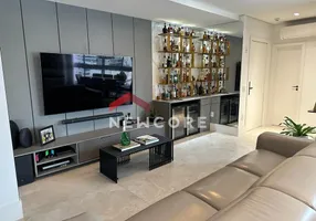 Foto 1 de Apartamento com 4 Quartos à venda, 163m² em Centro, Balneário Camboriú