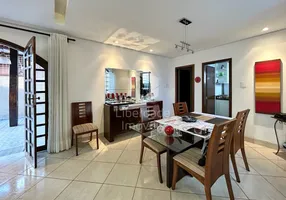 Foto 1 de Casa com 3 Quartos à venda, 196m² em Caiçara Adeláide, Belo Horizonte