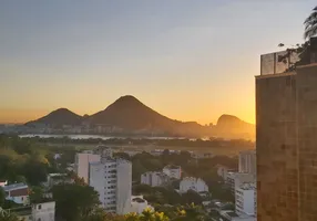 Foto 1 de Apartamento com 3 Quartos para alugar, 125m² em Jardim Botânico, Rio de Janeiro