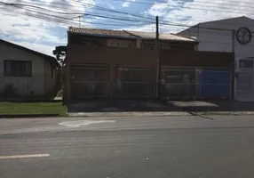 Foto 1 de Sobrado com 3 Quartos à venda, 220m² em Uberaba, Curitiba