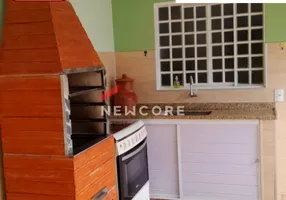 Foto 1 de Casa com 4 Quartos à venda, 200m² em Jardim Lauro Pozzi, Pirassununga