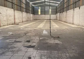 Foto 1 de Galpão/Depósito/Armazém para alugar, 760m² em Três Poços, Volta Redonda