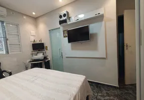 Foto 1 de Casa com 2 Quartos à venda, 90m² em Vila Belmiro, Santos