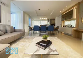 Foto 1 de Apartamento com 4 Quartos à venda, 240m² em Centro, Balneário Camboriú